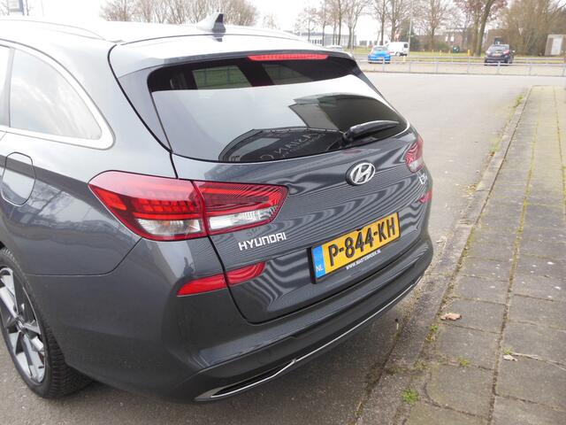 Hyundai I 30 Wagon 1.5 T-GDi MHEV Premium Staat in Hoogeveen