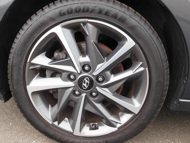 Hyundai I 30 Wagon 1.5 T-GDi MHEV Premium Staat in Hoogeveen