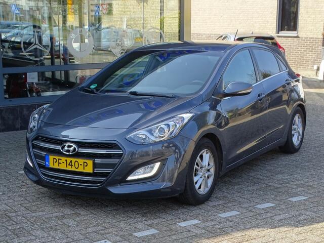 Hyundai I 30 1.6 GDI GO! Navi Clima Cruise Camera PDC