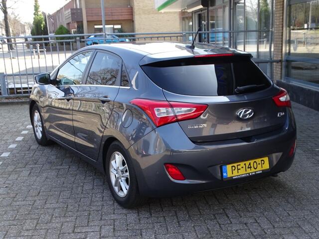 Hyundai I 30 1.6 GDI GO! Navi Clima Cruise Camera PDC