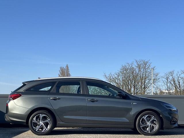 Hyundai I 30 Wagon 1.0 T-GDi 120PK MHEV Comfort Smart | Camera & Pdc | Lichtmetalen velgen | Navigatie grote scherm |