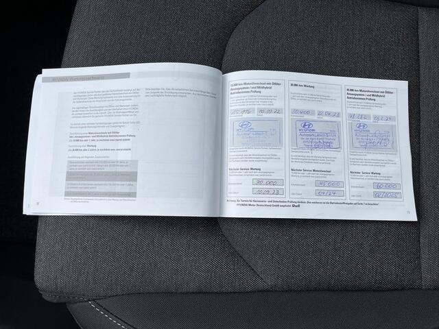 Hyundai I 30 1.0 T-GDI Comfort / Trekgewicht 1.200 kg / Stuur- en stoelverwarming / Navigatie via Apple Carplay Android / Achteruitrij camera / Dealer onderhouden / Climate & Cruise Control