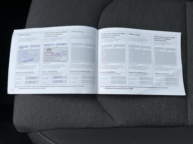 Hyundai I 30 1.0 T-GDI Comfort / Trekgewicht 1.200 kg / Stuur- en stoelverwarming / Navigatie via Apple Carplay Android / Achteruitrij camera / Dealer onderhouden / Climate & Cruise Control