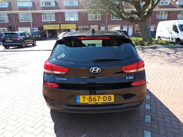 Hyundai I 30 1.4 T-GDI Premium MEEST LUXE UITVOERING.