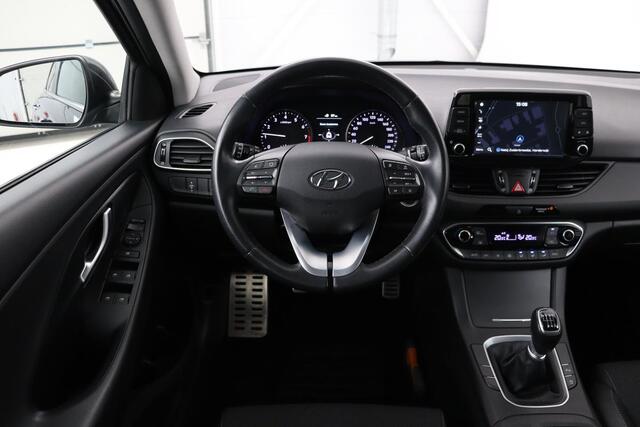 Hyundai I 30 Fastback 1.4 T-GDI Premium | Trekhaak | Carplay | Full LED | Half leder | Keyless | Navigatie | Camera | Climate control | PDC | Cruise control