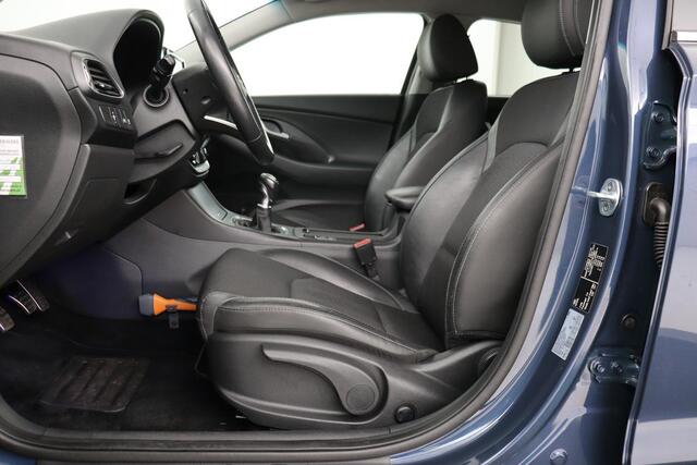 Hyundai I 30 Fastback 1.4 T-GDI Premium | Trekhaak | Carplay | Full LED | Half leder | Keyless | Navigatie | Camera | Climate control | PDC | Cruise control