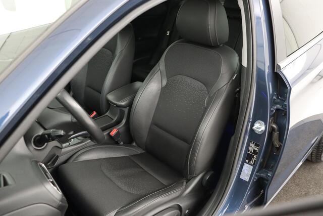 Hyundai I 30 Fastback 1.4 T-GDI Premium | Trekhaak | Carplay | Full LED | Half leder | Keyless | Navigatie | Camera | Climate control | PDC | Cruise control