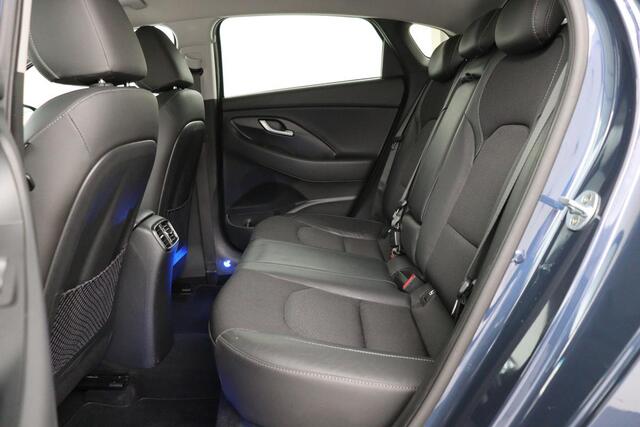 Hyundai I 30 Fastback 1.4 T-GDI Premium | Trekhaak | Carplay | Full LED | Half leder | Keyless | Navigatie | Camera | Climate control | PDC | Cruise control