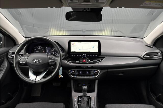 Hyundai I 30 Wagon 1.5 T-GDi MHEV Premium - Stoel & Stuur verwarming - LED - Carplay - Android - Camera - Navi - Rijklaar