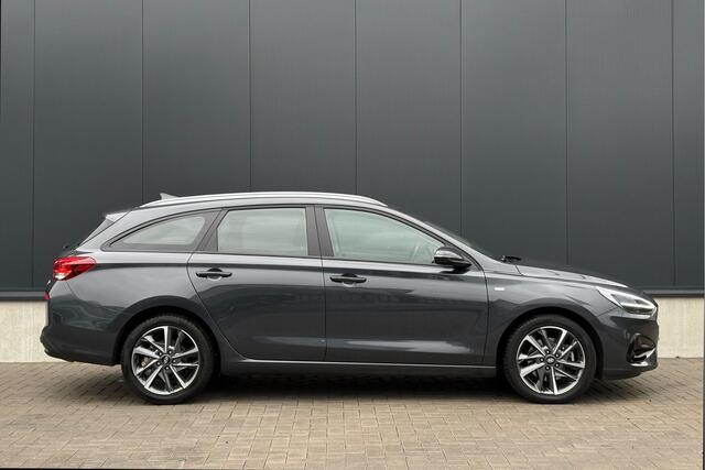 Hyundai I 30 Wagon 1.5 T-GDi MHEV Premium - Stoel & Stuur verwarming - LED - Carplay - Android - Camera - Navi - Rijklaar