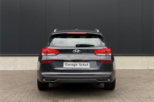 Hyundai I 30 Wagon 1.5 T-GDi MHEV Premium - Stoel & Stuur verwarming - LED - Carplay - Android - Camera - Navi - Rijklaar