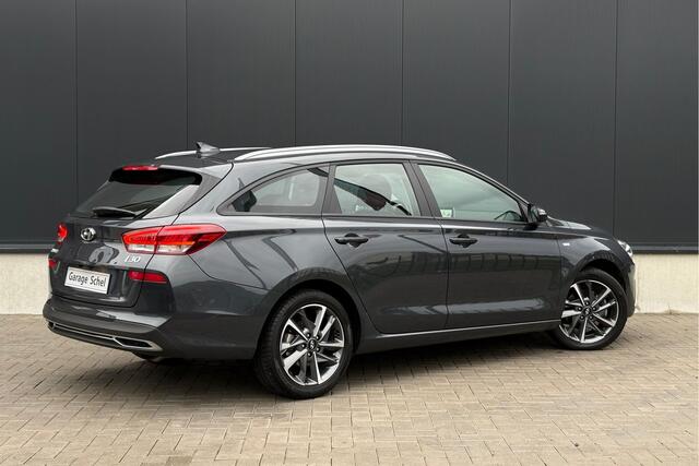 Hyundai I 30 Wagon 1.5 T-GDi MHEV Premium - Stoel & Stuur verwarming - LED - Carplay - Android - Camera - Navi - Rijklaar
