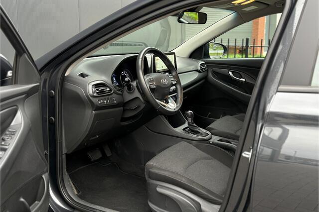 Hyundai I 30 Wagon 1.5 T-GDi MHEV Premium - Stoel & Stuur verwarming - LED - Carplay - Android - Camera - Navi - Rijklaar