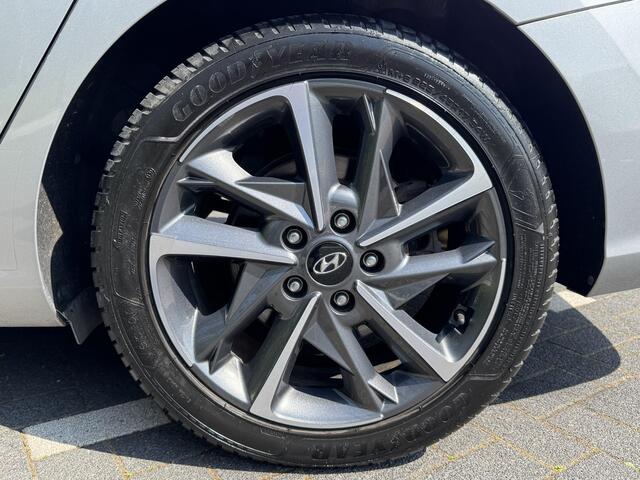 Hyundai I 30 Wagon 1.5 T-GDi MHEV 160 PK Premium | Lederen bekleding | Stoel& stuurverwarming & Stoelventilatie | Trekhaak | Allseason banden | 17'' Lmv |