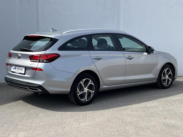 Hyundai I 30 Stationwagon 1.0 T-GDi Comfort / Achteruitrij Camera / Navigatie via Apple Carplay & Android Auto / Cruise Control / Lane Assist / DAB Radio / Airco / Parkeersensor achter