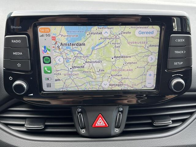 Hyundai I 30 Stationwagon 1.0 T-GDi Comfort / Achteruitrij Camera / Navigatie via Apple Carplay & Android Auto / Cruise Control / Lane Assist / DAB Radio / Airco / Parkeersensor achter