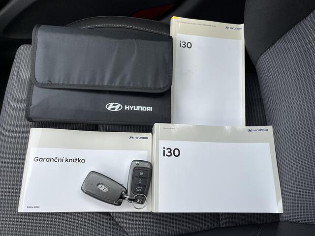 Hyundai I 30 Stationwagon 1.0 T-GDi Comfort / Achteruitrij Camera / Navigatie via Apple Carplay & Android Auto / Cruise Control / Lane Assist / DAB Radio / Airco / Parkeersensor achter
