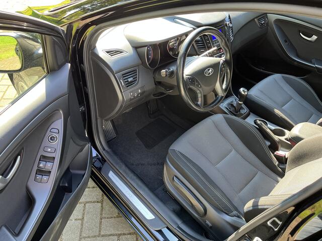 Hyundai I 30 1.4 | LAGE KM STAND | STOEL + STUURVERW | AIRCO | CRUISE