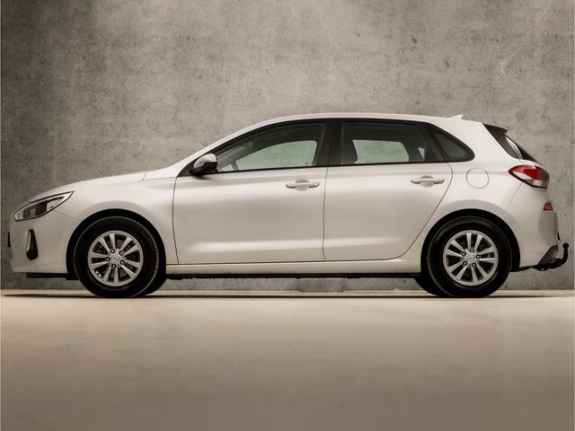 Hyundai I 30 1.0 T-GDI Comfort (APPLE CARPLAY, NAVIGATIE, CAMERA, CLIMATE, TREKHAAK, SPORTSTOELEN, CRUISE, LM VELGEN, NIEUWSTAAT)