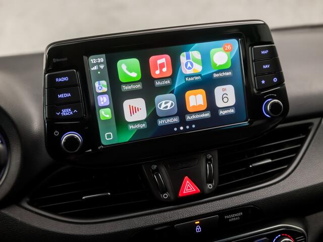 Hyundai I 30 1.0 T-GDI Comfort (APPLE CARPLAY, NAVIGATIE, CAMERA, CLIMATE, TREKHAAK, SPORTSTOELEN, CRUISE, LM VELGEN, NIEUWSTAAT)