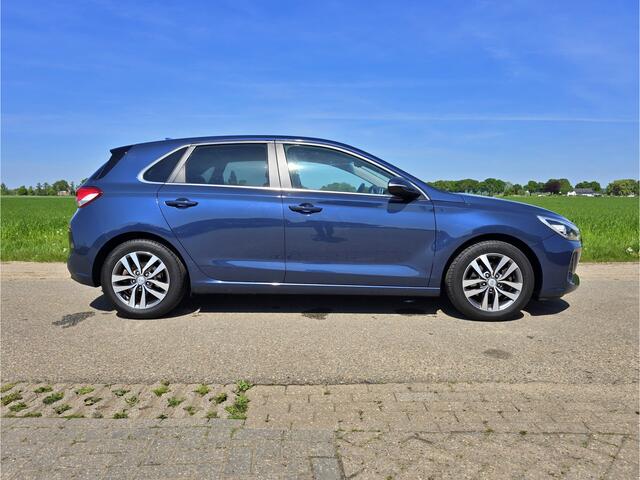 Hyundai I 30 1.0 T-GDI First Edition - 120 Pk - Euro 6 - Navi - ParkeerCamera - AppleCarplay AndroidAuto