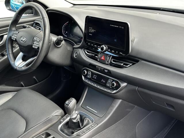 Hyundai I 30 Wagon 1.5 T-GDi MHEV Premium / Achteruitrijcamera / Climate Control / Cruise Control / Navigatie / Stoel- en Stuurverwarming / Vierseizoensbanden / Lederen bekleding / Full LED verlichting / Keyless entry&start /