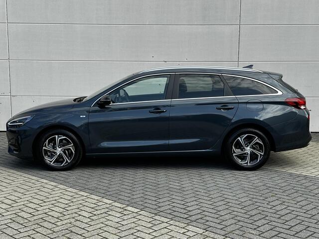 Hyundai I 30 Wagon 1.5 T-GDi MHEV Premium / Achteruitrijcamera / Climate Control / Cruise Control / Navigatie / Stoel- en Stuurverwarming / Vierseizoensbanden / Lederen bekleding / Full LED verlichting / Keyless entry&start /