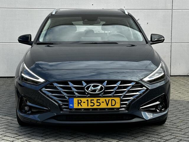 Hyundai I 30 Wagon 1.5 T-GDi MHEV Premium / Achteruitrijcamera / Climate Control / Cruise Control / Navigatie / Stoel- en Stuurverwarming / Vierseizoensbanden / Lederen bekleding / Full LED verlichting / Keyless entry&start /