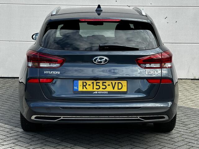 Hyundai I 30 Wagon 1.5 T-GDi MHEV Premium / Achteruitrijcamera / Climate Control / Cruise Control / Navigatie / Stoel- en Stuurverwarming / Vierseizoensbanden / Lederen bekleding / Full LED verlichting / Keyless entry&start /
