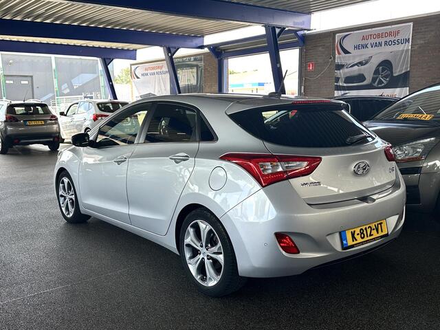 Hyundai I 30 1.4 i Navi | Clima | PDC | Camera