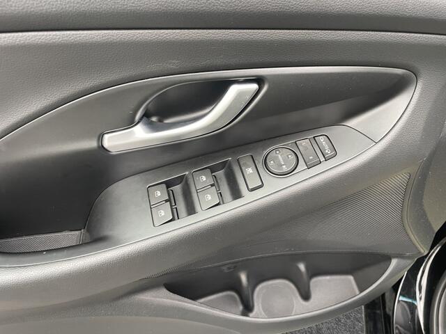 Hyundai I 30 1.0 T-GDi MHEV Comf Camera Virtual Groot Schem CarPlay Navi