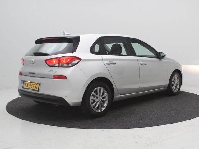Hyundai I 30 1.0 T-GDI Comfort 120PK / 27261 KM stand!!!! / Dealeronderhouden / Historie compleet aanwezig / Navigatie + Android Auto/Apple Carplay / Climate Control / Cruise Control / Achteruitrijcamera / Parkeersensoren achter /