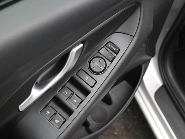 Hyundai I 30 1.0 T-GDI Comfort 120PK / 27261 KM stand!!!! / Dealeronderhouden / Historie compleet aanwezig / Navigatie + Android Auto/Apple Carplay / Climate Control / Cruise Control / Achteruitrijcamera / Parkeersensoren achter /