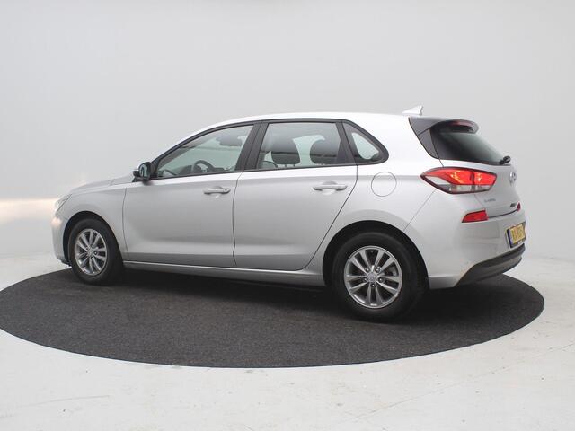 Hyundai I 30 1.0 T-GDI Comfort 120PK / 27261 KM stand!!!! / Dealeronderhouden / Historie compleet aanwezig / Navigatie + Android Auto/Apple Carplay / Climate Control / Cruise Control / Achteruitrijcamera / Parkeersensoren achter /