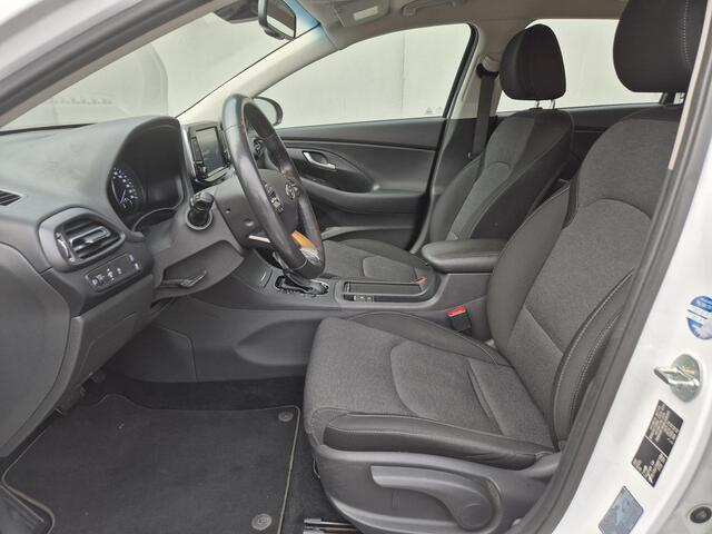 Hyundai I 30 Wagon 1.0 T-GDi MHEV Comfort Smart Automaat / Navigatie via Apple Carplay of Android Auto / Stuur en Stoel verwarming / Achteruitrijcamera / Cruise control / Keyless Entry/Start / Climate control /