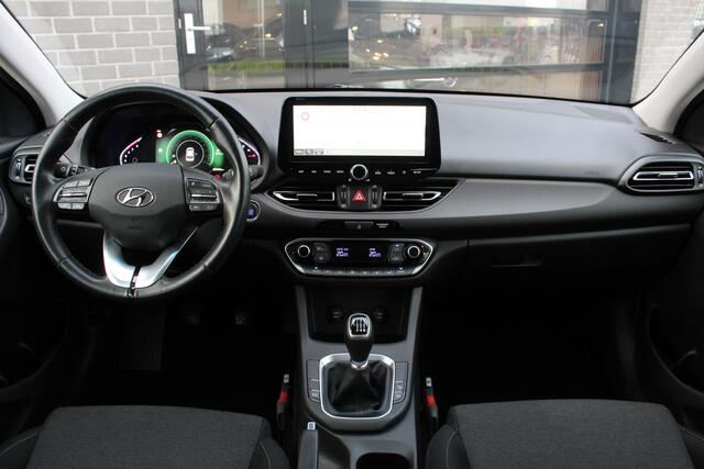 Hyundai I 30 1.0 T-GDi MHEV Comfort Smart / Carplay / Camera / N.A.P.