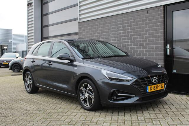 Hyundai I 30 1.0 T-GDi MHEV Comfort Smart / Carplay / Camera / N.A.P.
