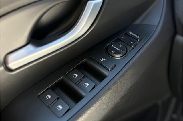 Hyundai I 30 Wagon 1.5 T-GDi MHEV Premium - Lane Assist - Stoel/Stuur verwarmd - Carplay - Android - Navi - DAB - Grootlicht ASS - LED Koplampen - Rijklaar
