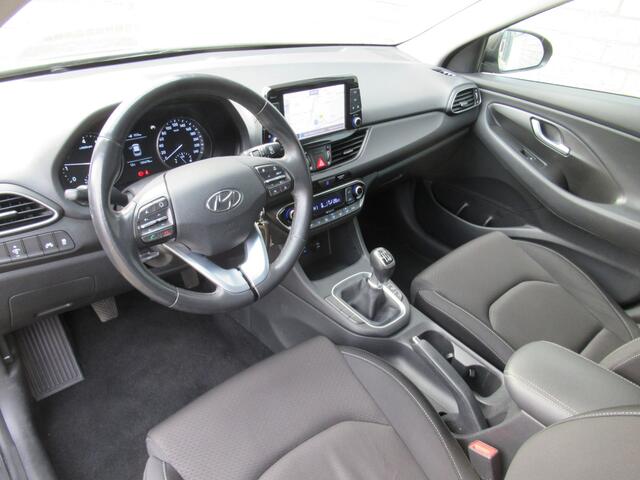 Hyundai I 30 1.0 T-GDI First Edition 2e eigen | dealer onderh | tr.haak | LED kopl | navi | camera | cruise