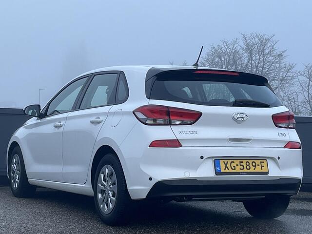 Hyundai I 30 1.0 T-GDI 120PK i-Drive Cool Edition | Compacte familieauto | Parkeersensoren | Cruisecontrol | 1ste Eigenaar |