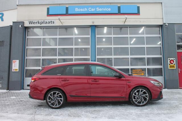 Hyundai I 30 1.5 T-GDI MHEV NLINE **NL-auto** winterbanden set