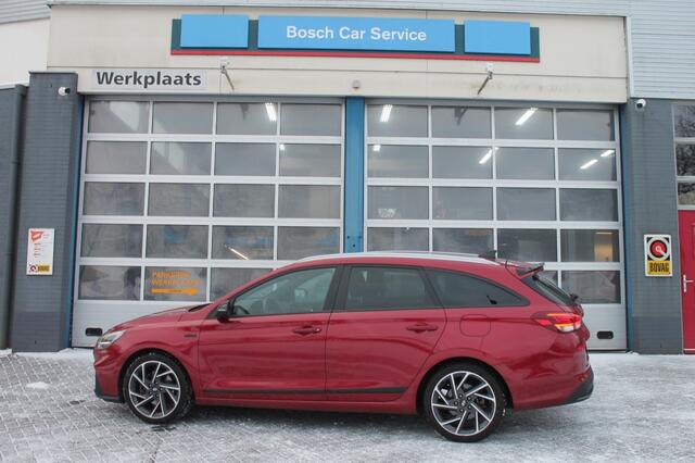 Hyundai I 30 1.5 T-GDI MHEV NLINE **NL-auto** winterbanden set
