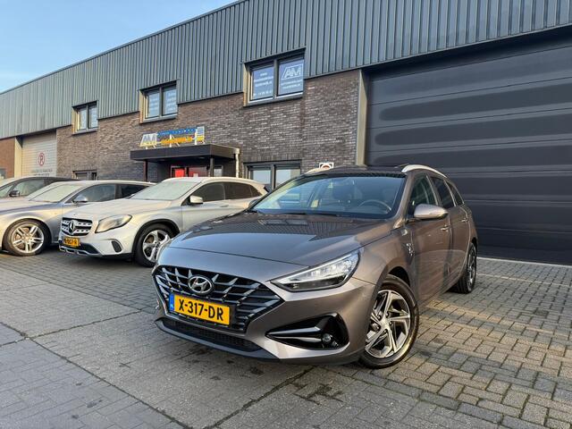 Hyundai I 30 Wagon 1.5 T-GDi MHEV Premium | 1E EIGENAAR | 12MND GARANTIE | LED | CARPLAY | SCHUIFDAK | DAB | NAVI | CRUISE | 160PK |