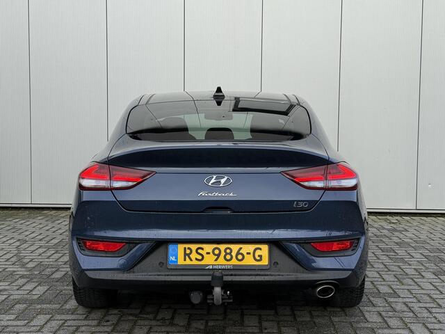 Hyundai I 30 Fastback 1.4 T-GDI Premium / Lederen Bekleding / Panorama Dak / Trekhaak / 18" met all season / Navigatie / Electrisch verstelbare bestuurderstoel met geheugen /