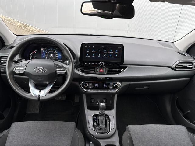 Hyundai I 30 1.0 T-GDi MHEV Comfort Smart Automaat / All-season banden / Apple Carplay/Android Auto / Stoel en stuur verwarming / Automaat / Cruise Control /