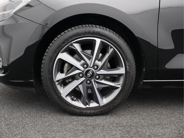 Hyundai I 30 Wagon 1.5 T-GDi MHEV Premium/ trekhaak/ lage km/ zeer mooi!