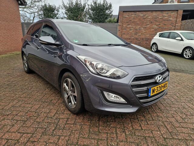 Hyundai I 30 Wagon 1.4 i-Drive Navigatie Climate Cruise Trekhaak Camera Privacyglas