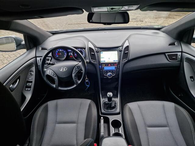 Hyundai I 30 Wagon 1.4 i-Drive Navigatie Climate Cruise Trekhaak Camera Privacyglas
