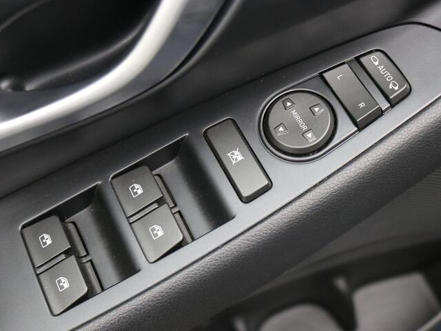 Hyundai I 30 1.0 T-GDI 120PK Premium Fastback / Navigatie / Apple CarPlay & Android auto / 17" LMV / Airco Climat control / Cruise Control / Parkeersensoren voor & achter / Achteruitrijcamera / Keyless Entry & Start&Go /