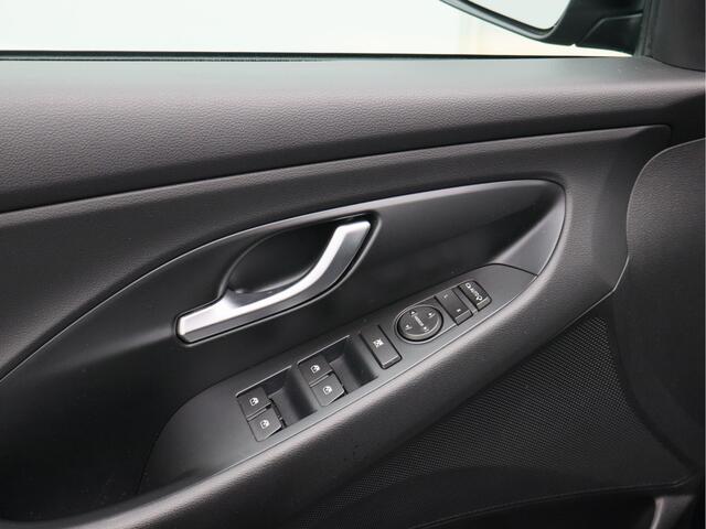 Hyundai I 30 Wagon 1.5 T-GDi MHEV Premium/ lage km/ compleet!